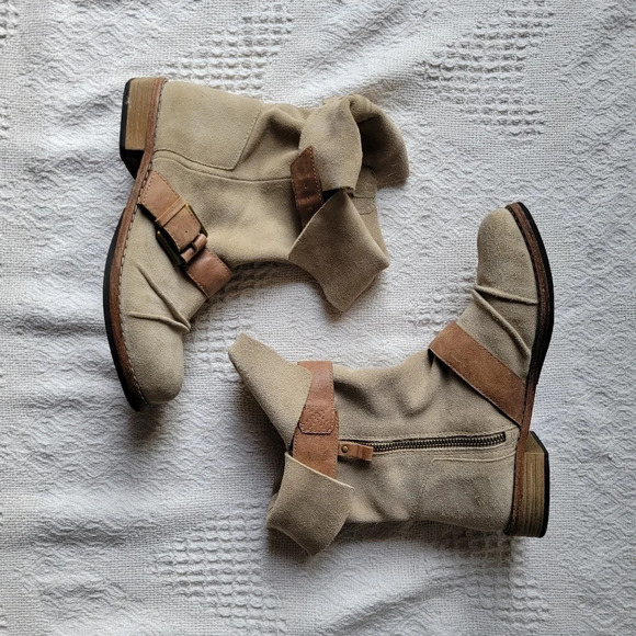 Modern Vintage Slouched Over the Ankle Zip up Belted Stacked Heel Boots - Picture 3 of 13